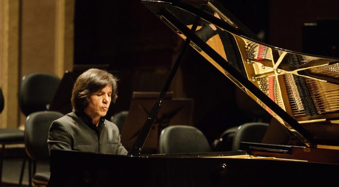 Orquestra Petrobras Sinfônica inicia as comemorações aos 250 anos de Beethoven em concerto com o pianista Ricardo Castro