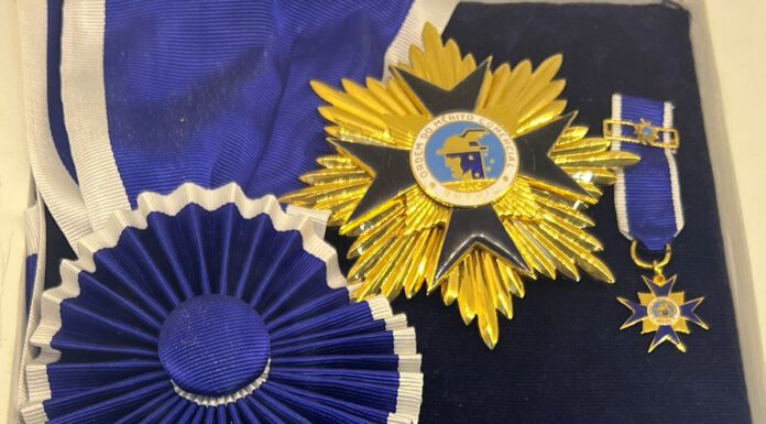 Presidente do Sistema Fecomércio RJ recebe a maior honraria da CNC