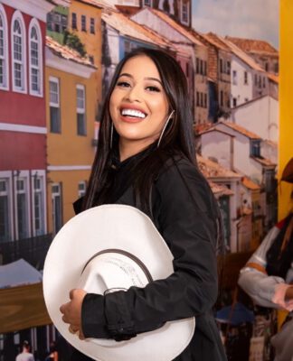 Apresentadora da RedeTV, Josy Lima, irá apresentar Mega Show no Haras Soares – Duque de Caxias
