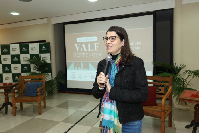 Danielle Barros sec