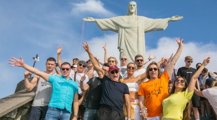 Coro russo Turetsky & Sopranos se apresenta na Praça Mauá