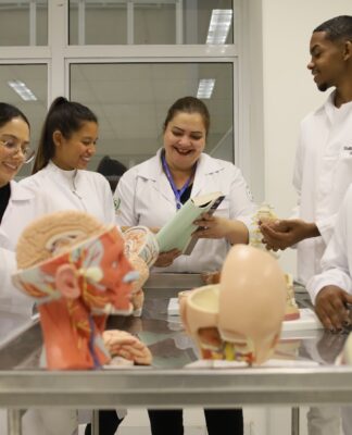 Cursos técnicos de Nível Médio aceleram a carreira profissional de estudantes no país