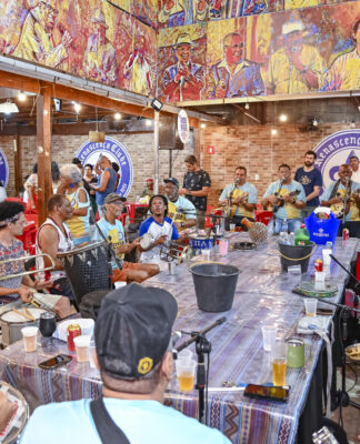 “Esquenta CarNatal” na resenha “Amigos do Rena”