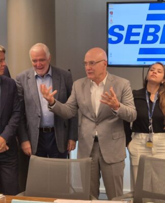 Sesc e Sebrae vão capacitar pessoas 60+ e lideranças comunitárias femininas para o empreendedorismo