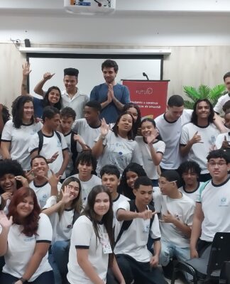 ONG JA Rio de Janeiro realiza Feira de Profissões do Futuro para conectar jovens a profissionais de carreiras em crescimento