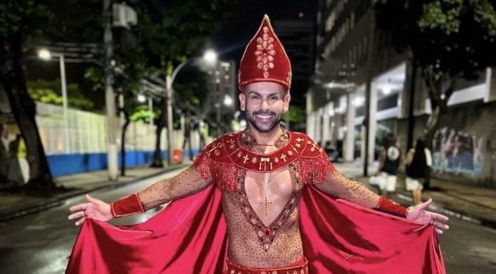 A Força do Papa Negro: Cristiano Amorim exalta a ancestralidade no ensaio técnico da Estácio